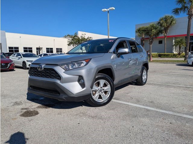 Used 2021 Toyota RAV4 XLE image 1