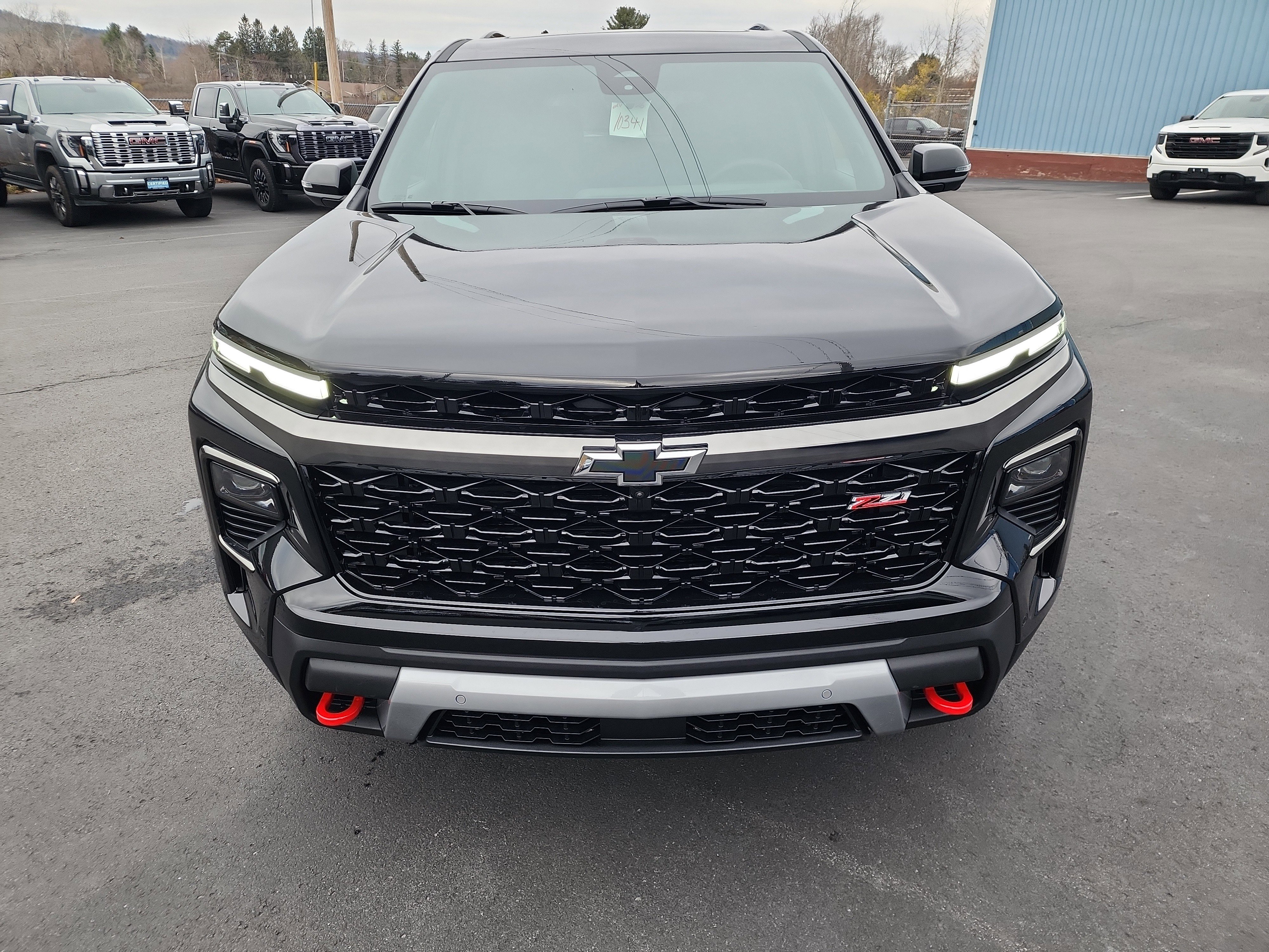 New 2026 Chevrolet Traverse Z71 w/ Enhanced Driving Package AWD/4WD image 3