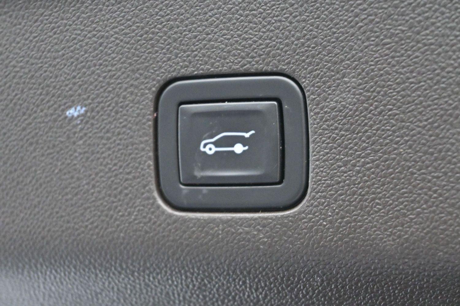 Used 2021 Chevrolet Tahoe Z71 AWD/4WD image 11