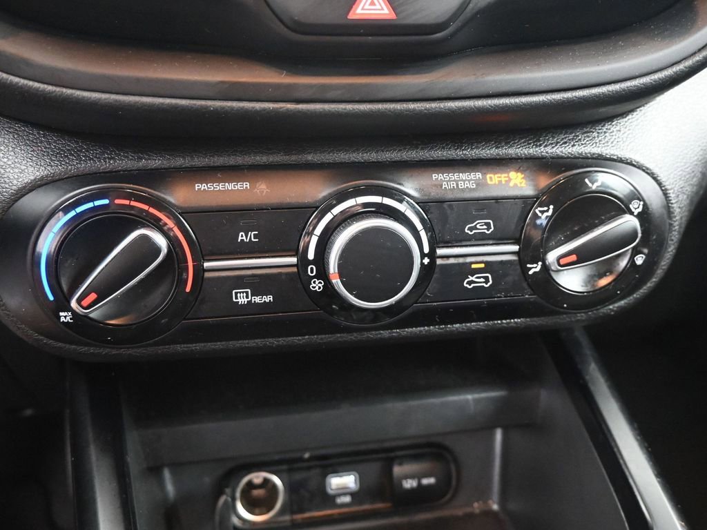 Used 2025 Kia Soul LX w/ LX Technology Package image 30