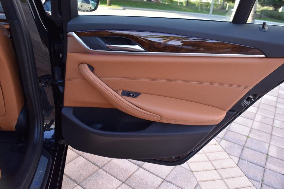 Used 2018 BMW 530e w/ Premium Package 2 RWD image 75