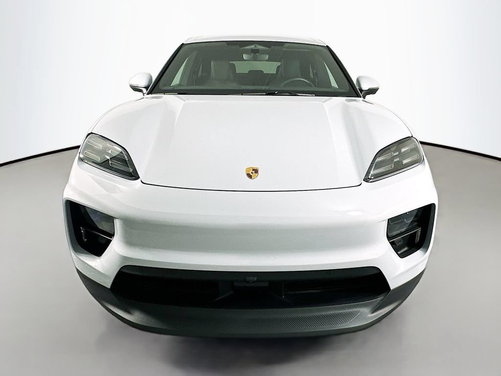 Certified 2025 Porsche Macan Electric RWD image 6