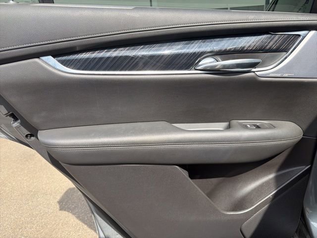 Used 2023 Cadillac XT6 Premium Luxury w/ Technology Package image 23