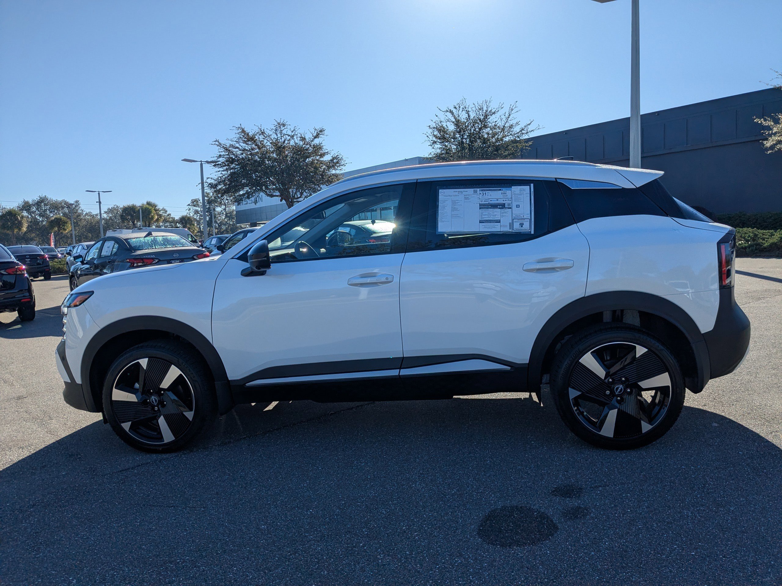 New 2026 Nissan Kicks SR FWD image 7