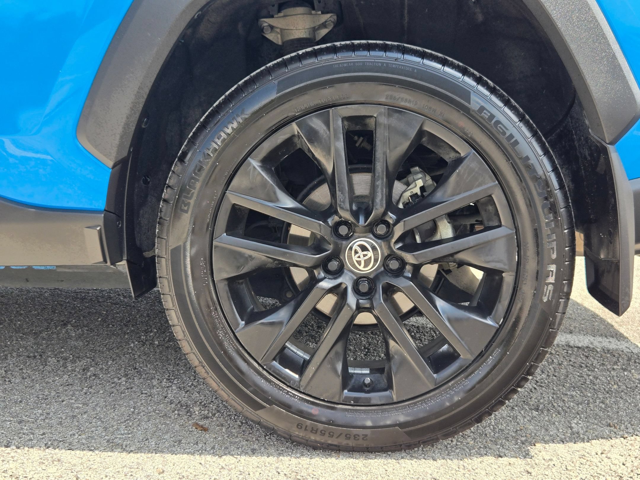 Used 2021 Toyota RAV4 XLE Premium FWD image 30