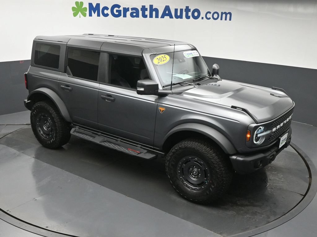 Used 2025 Ford Bronco Badlands AWD/4WD image 3