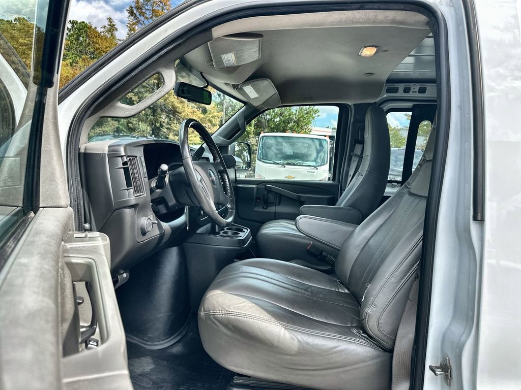 Used 2022 GMC Savana 3500 Work Van w/ Driver Convenience Package image 18