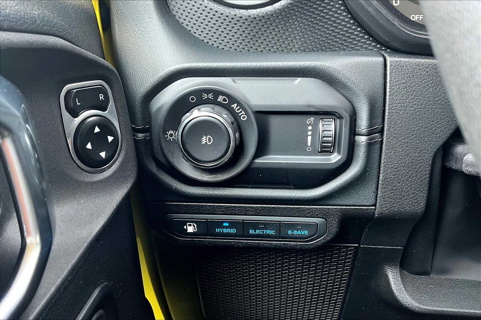 Used 2024 Jeep Wrangler Unlimited Rubicon 4xe image 35