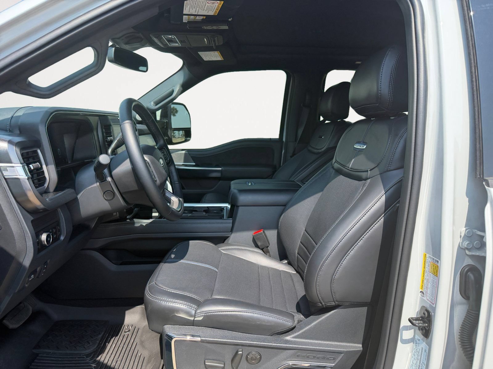 Used 2025 Ford F450 Platinum w/ FX4 Off-Road Package AWD/4WD image 9