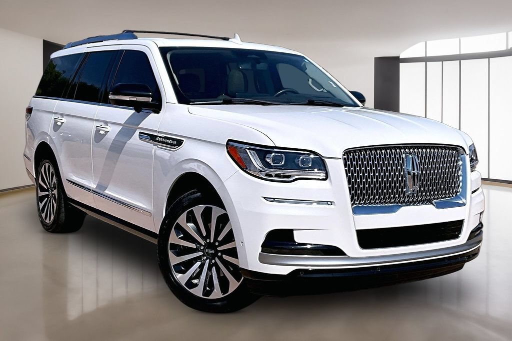 Used 2022 Lincoln Navigator Reserve AWD/4WD image 11