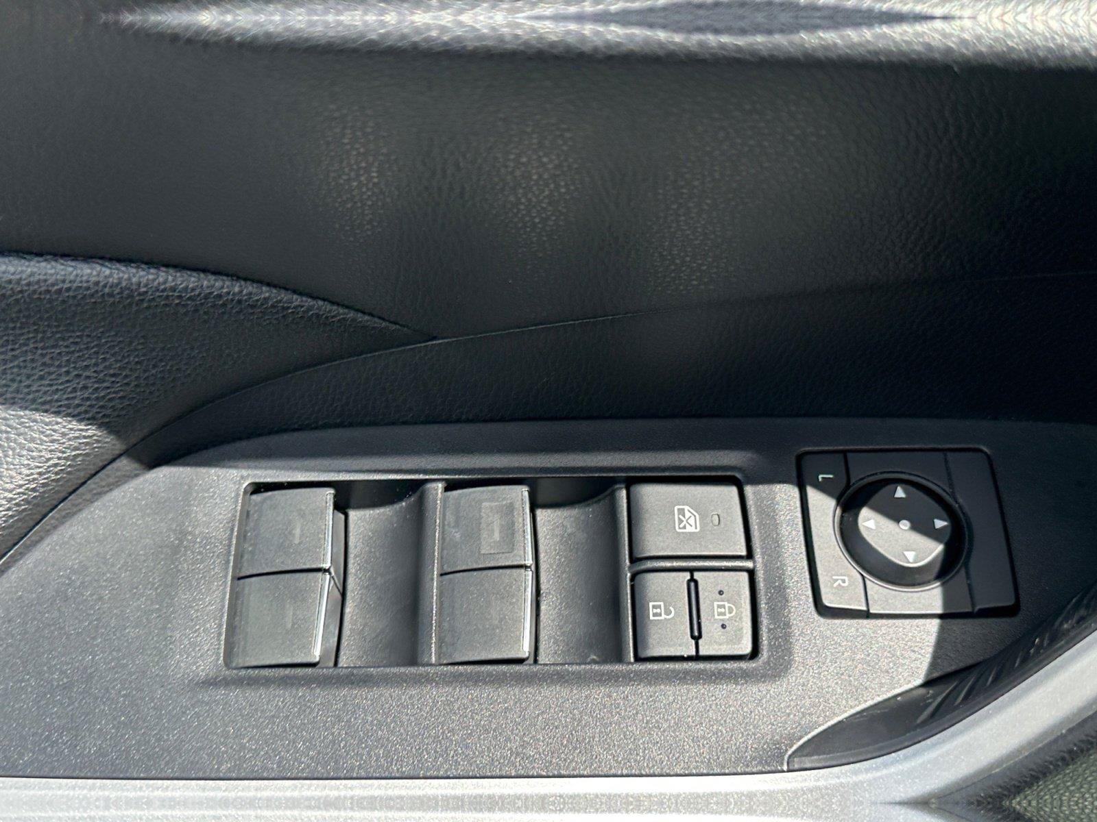 Used 2023 Toyota RAV4 SE w/ Convenience Package AWD/4WD image 9