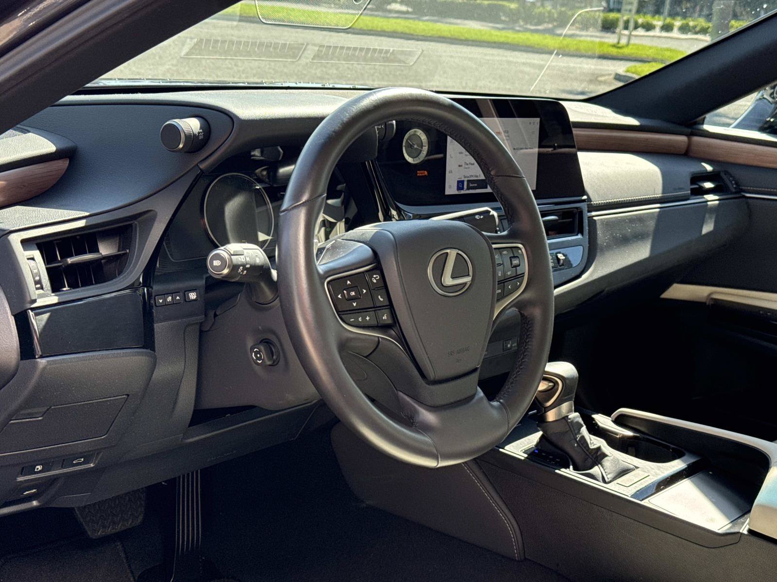 Certified 2025 Lexus ES 350 w/ Premium Package FWD image 16