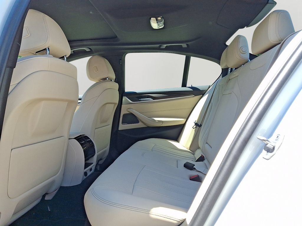 Certified 2023 BMW 530i xDrive w/ Premium Package AWD/4WD image 8
