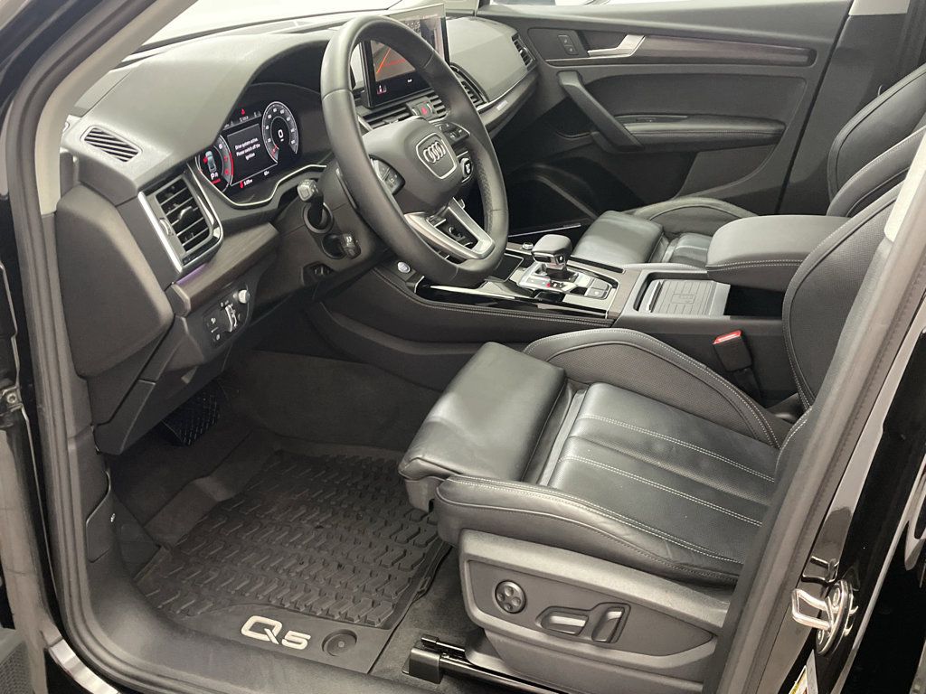 Used 2023 Audi Q5 2.0T Prestige w/ Prestige Package image 8