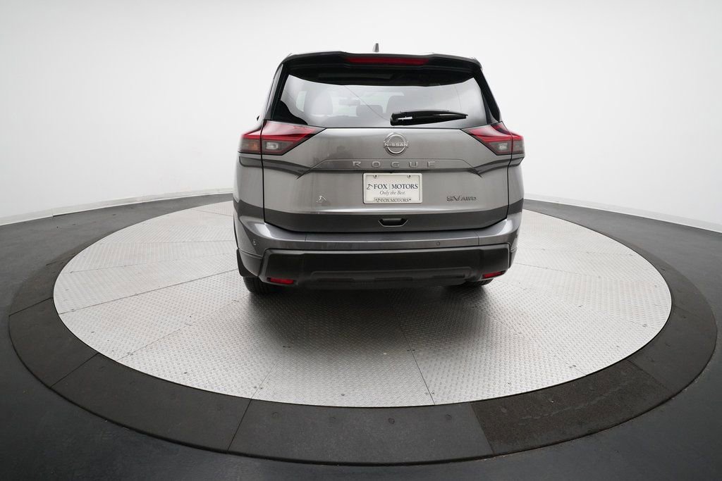 Used 2024 Nissan Rogue SV w/ SV Premium Package image 26