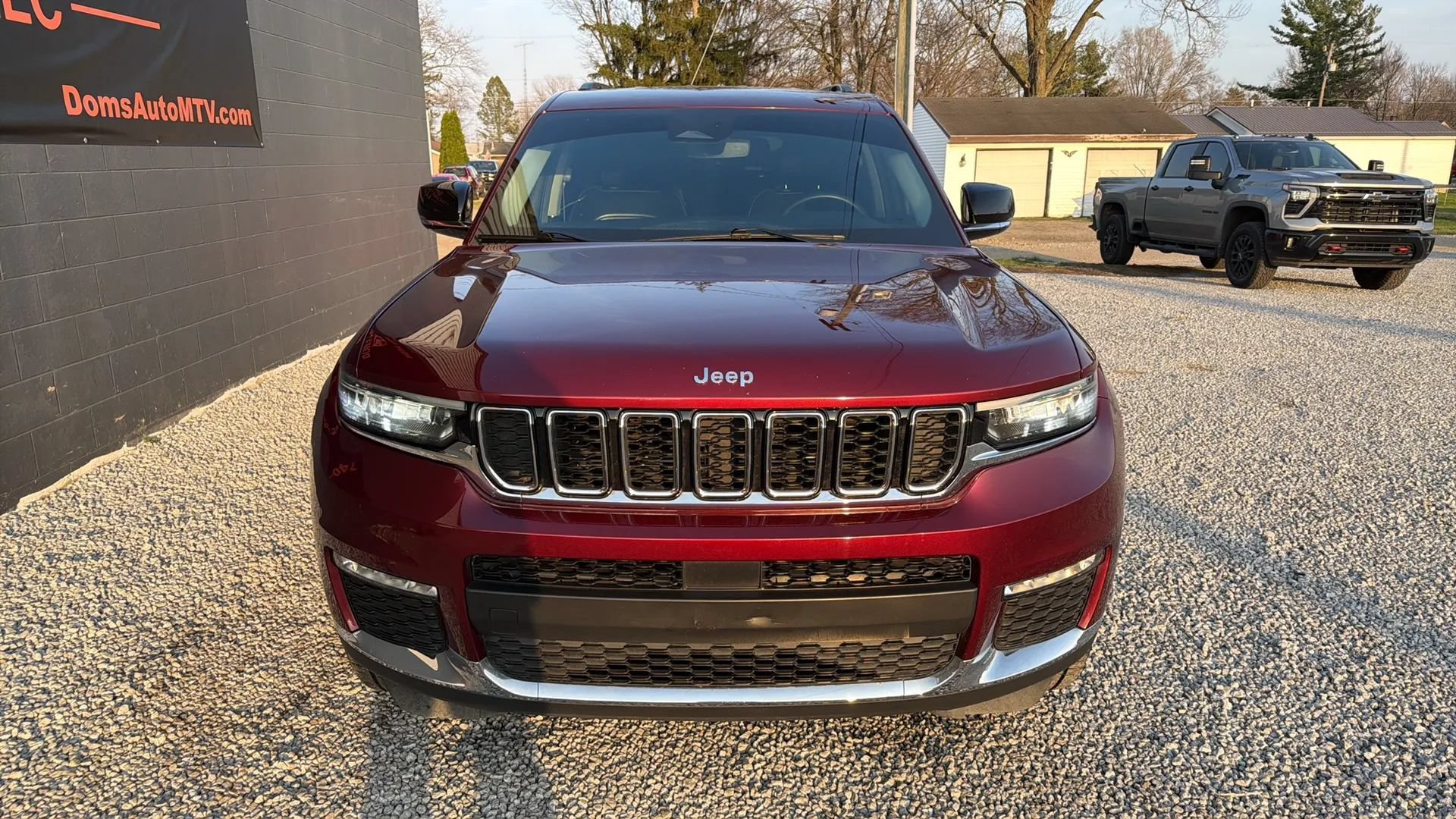 Used 2023 Jeep Grand Cherokee L Limited AWD/4WD image 9