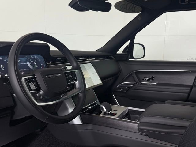 Used 2025 Land Rover Range Rover SE image 39