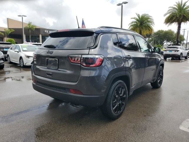 Used 2022 Jeep Compass Latitude image 5