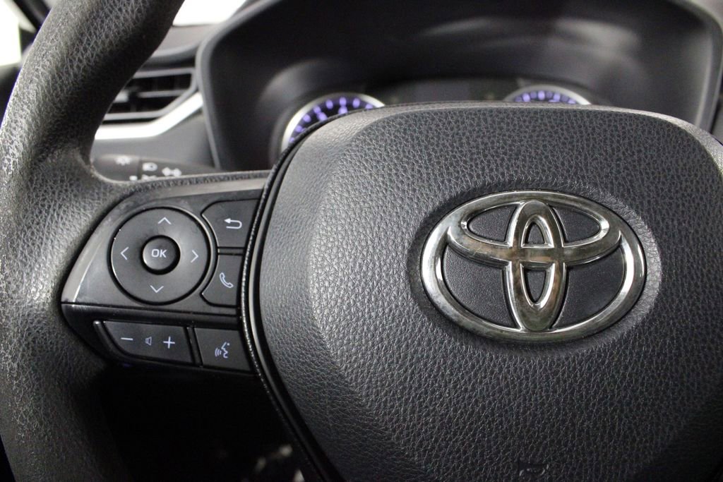 Used 2020 Toyota RAV4 LE image 22