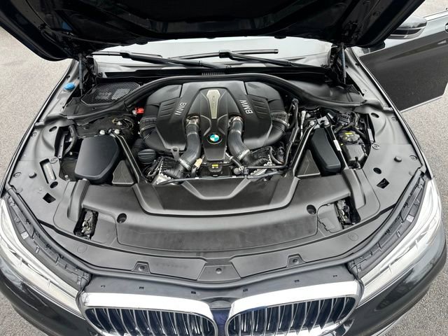 Used 2018 BMW 750i xDrive image 42