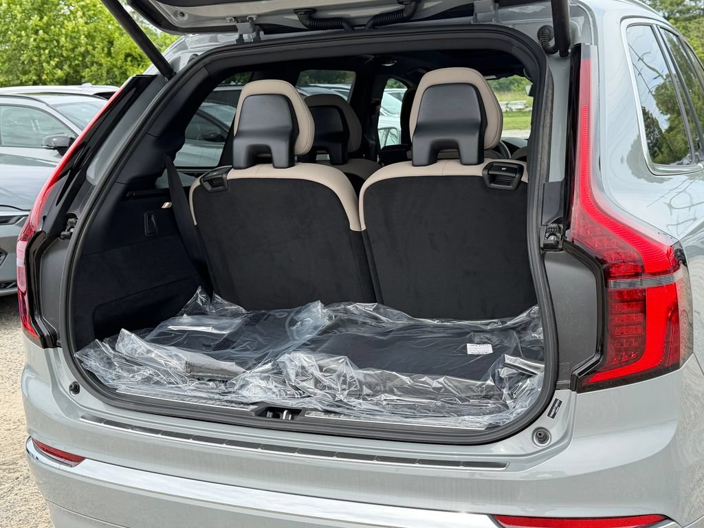 New 2026 Volvo XC90 B6 Plus w/ Protection Package Premier AWD/4WD image 14