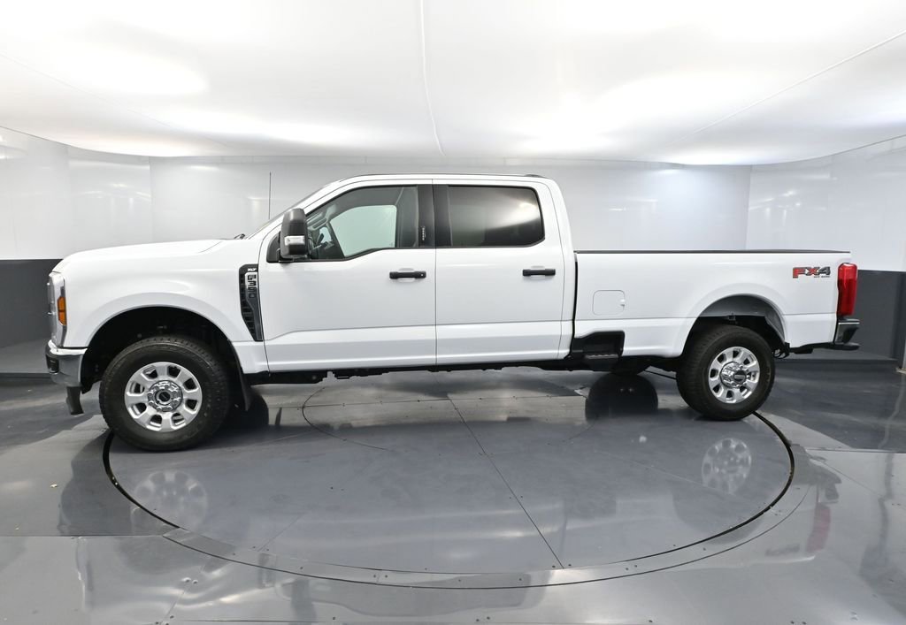 Used 2024 Ford F350 XLT w/ FX4 Off-Road Package image 11