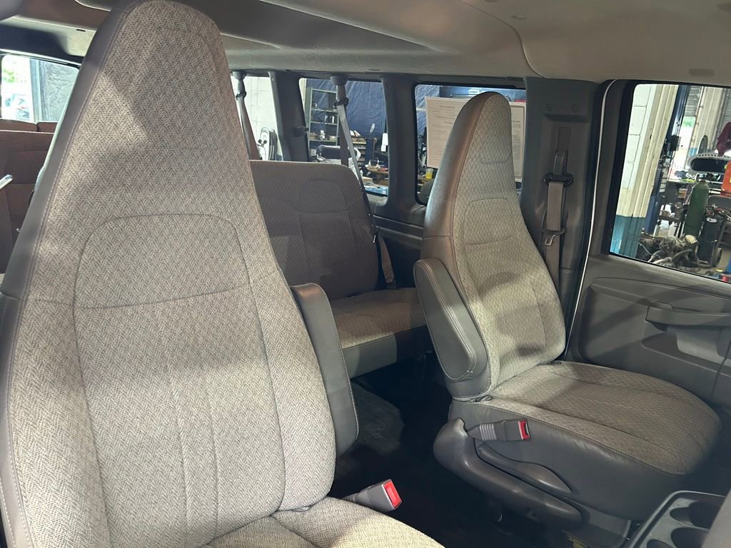 Used 2021 Chevrolet Express 3500 LS w/ Chrome Appearance Package RWD image 36