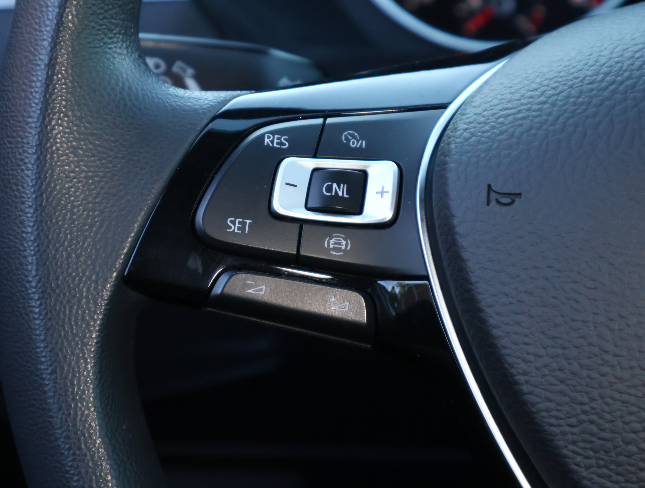 Used 2021 Volkswagen Tiguan S image 11