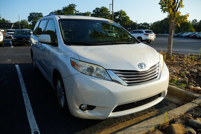 Used 2015 Toyota Sienna XLE w/ XLE Navigation Package