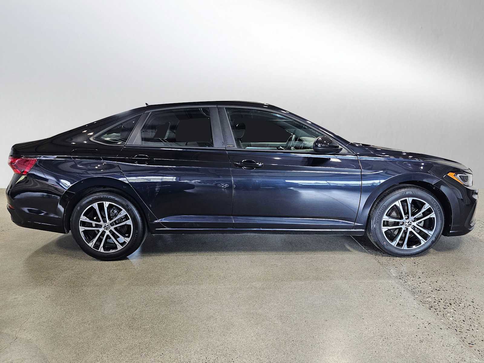 Used 2025 Volkswagen Jetta Sport FWD image 8