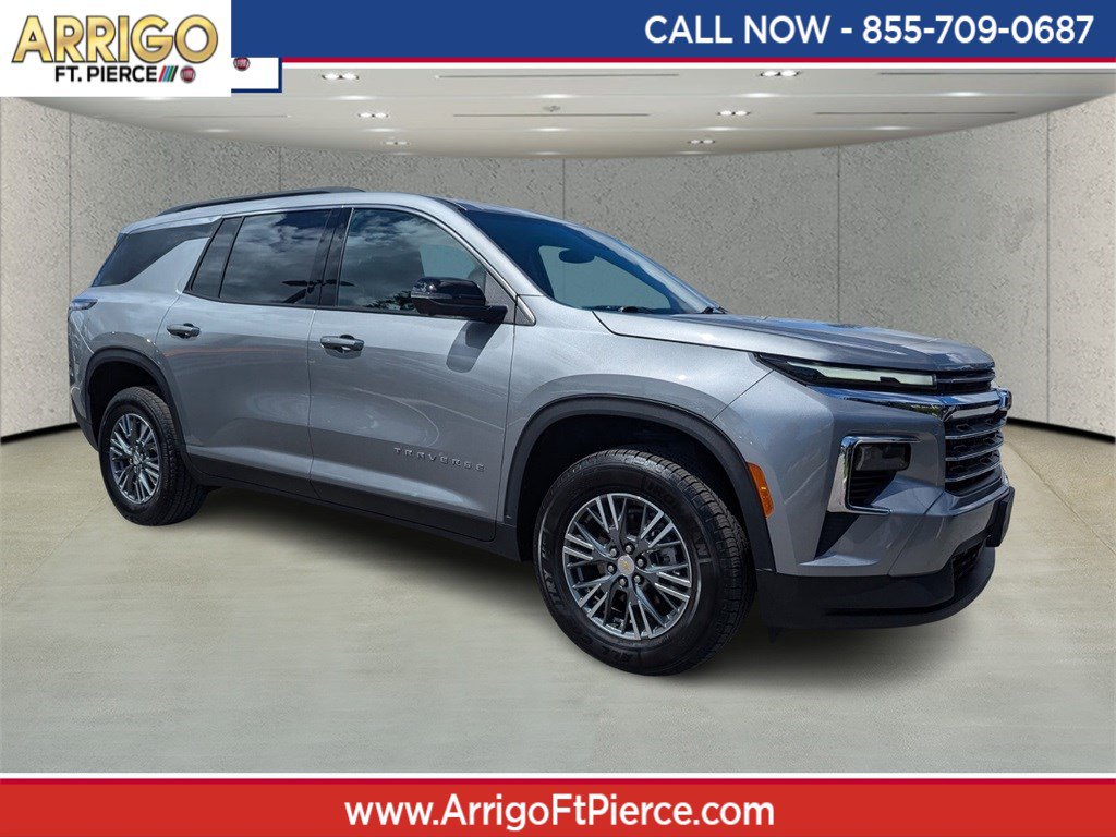 Used 2024 Chevrolet Traverse LT