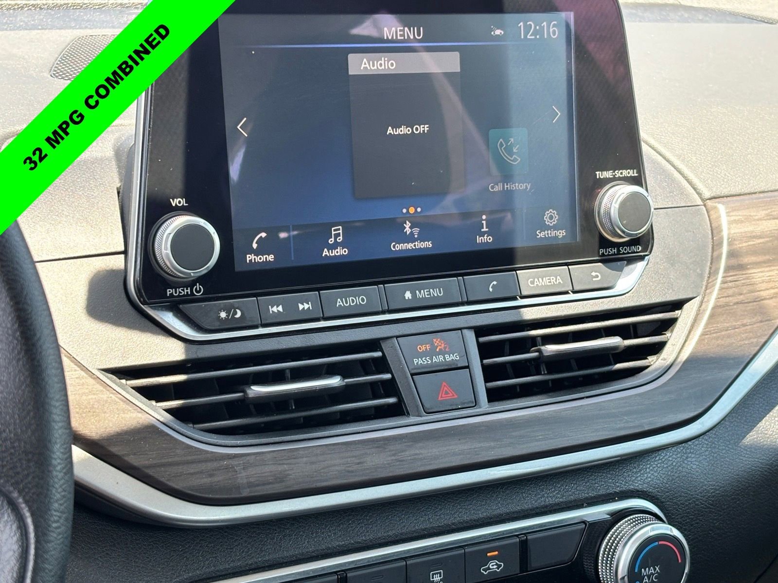 Used 2025 Nissan Altima 2.5 SV FWD image 24