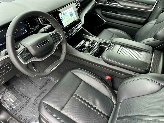 Used 2023 Jeep Wagoneer Series III w/ Convenience Group I AWD/4WD image 10