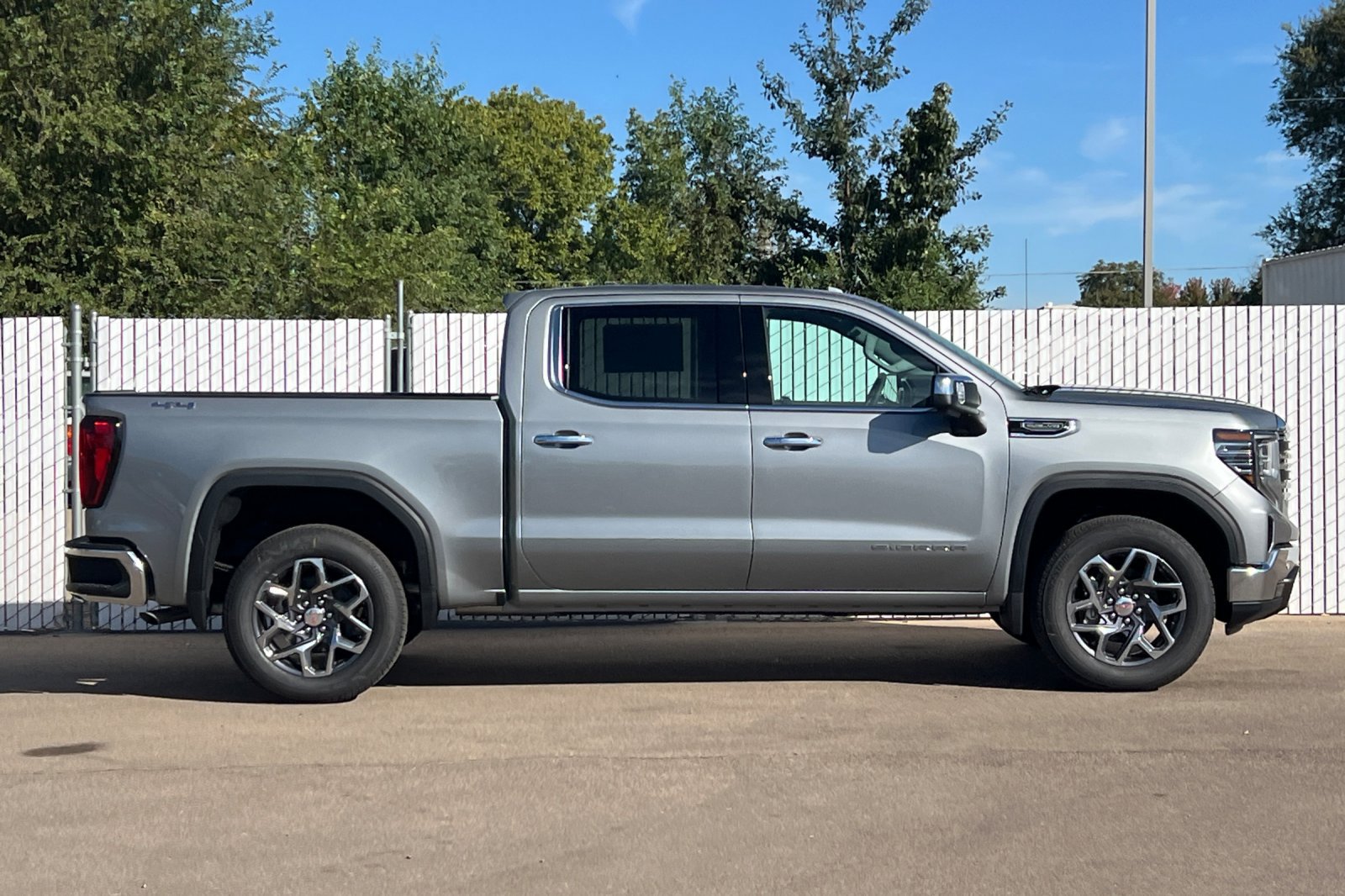 New 2026 GMC Sierra 1500 SLT w/ SLT Convenience Package AWD/4WD image 3