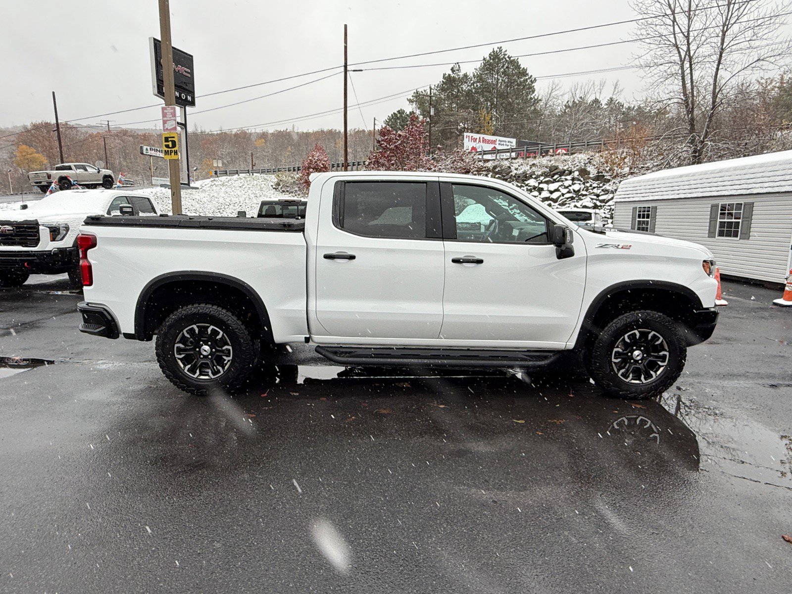 Used 2022 Chevrolet Silverado 1500 ZR2 w/ Technology Package image 6