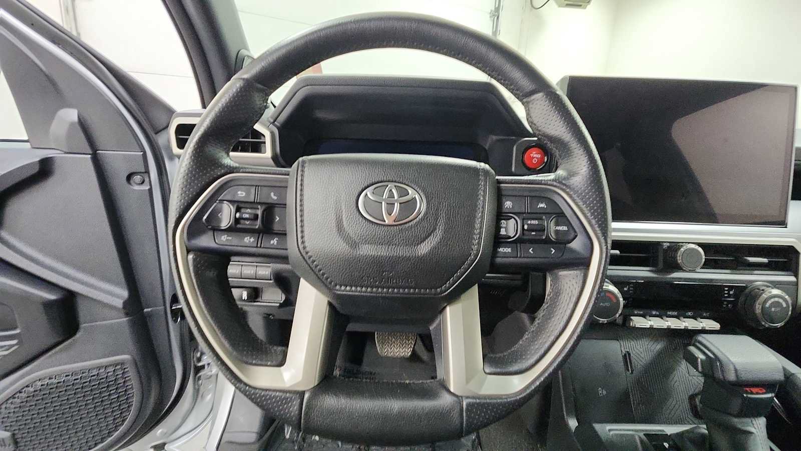 Certified 2025 Toyota 4Runner TRD Off-Road Premium AWD/4WD image 16