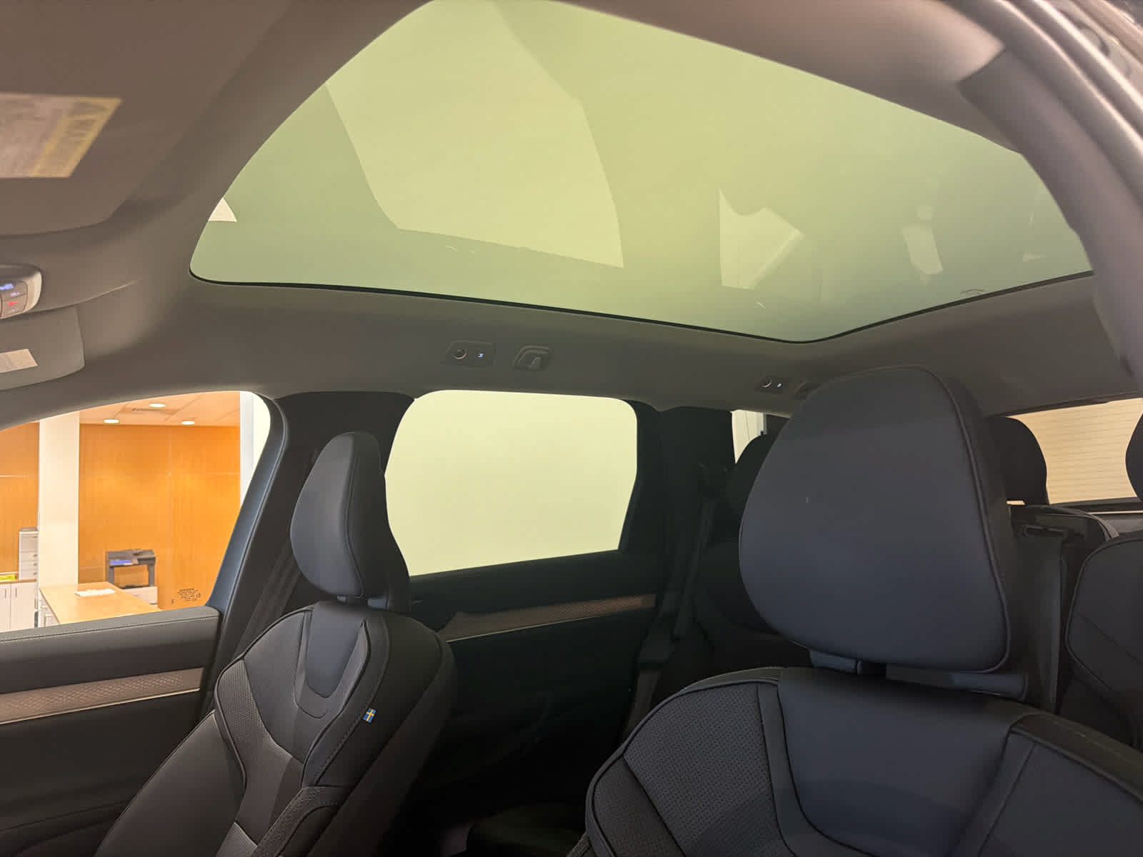 Used 2026 Volvo EX90 Plus RWD image 8