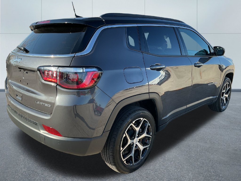 Used 2024 Jeep Compass Limited AWD/4WD image 6