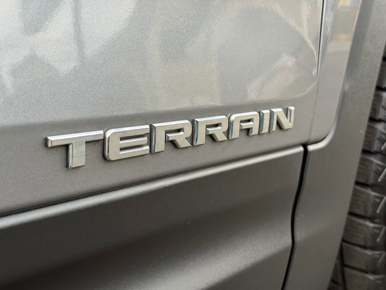 Used 2018 GMC Terrain SLE image 17