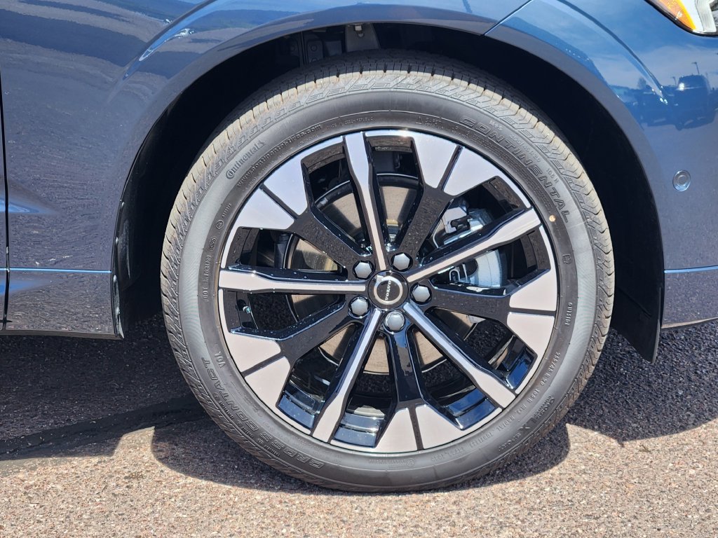 New 2026 Volvo XC60 B5 Plus w/ Protection Package Premier AWD/4WD image 30