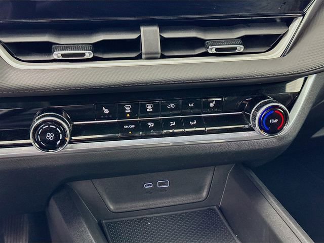 Used 2025 Chevrolet Equinox LT image 17