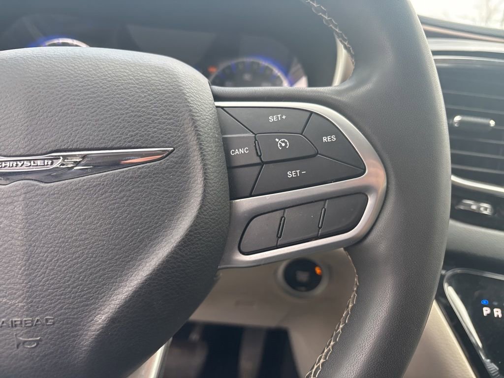 Used 2023 Chrysler Voyager LX image 23