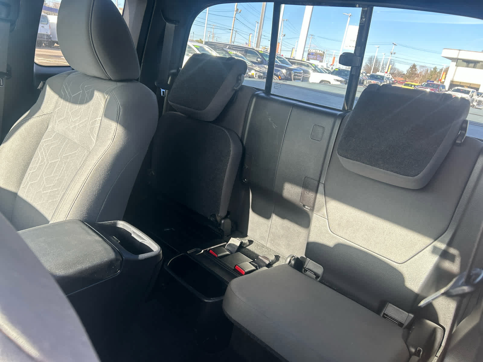 Used 2018 Toyota Tacoma TRD Sport image 11