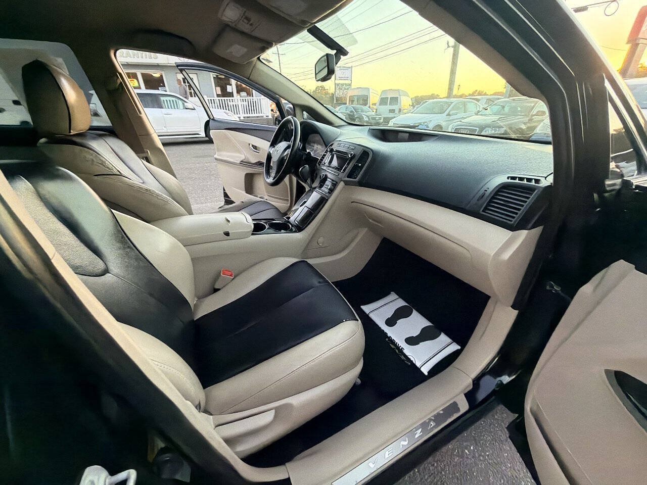 Used 2010 Toyota Venza AWD w/ Convenience Pkg image 48