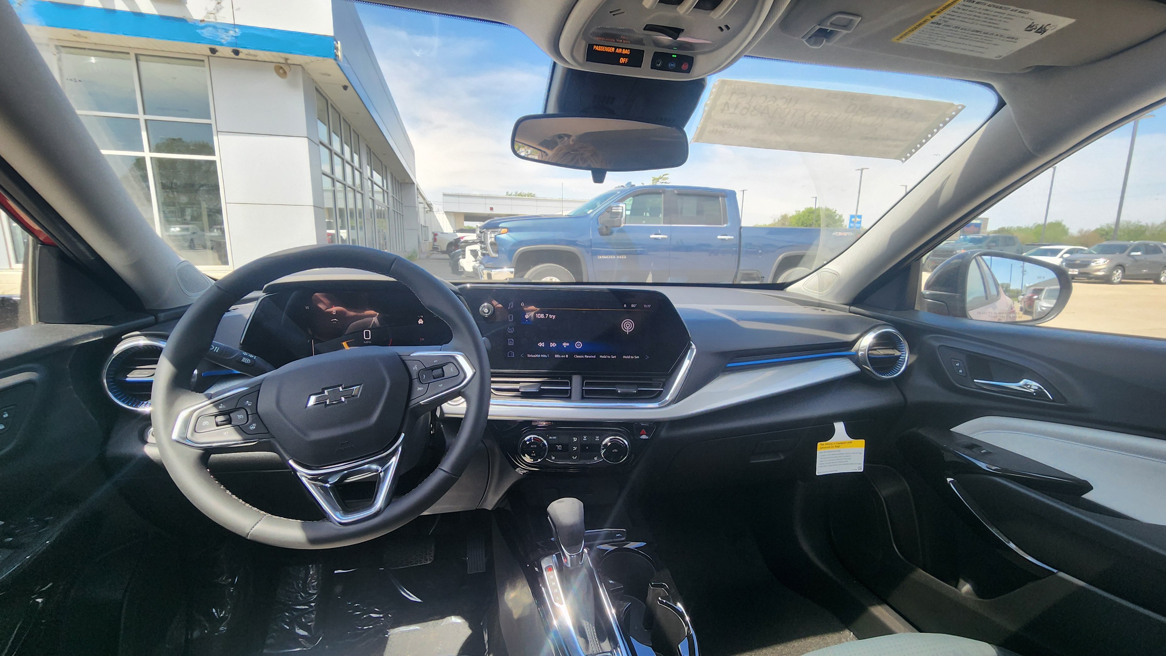 New 2026 Chevrolet Trax LT w/ Sunroof Package FWD image 18