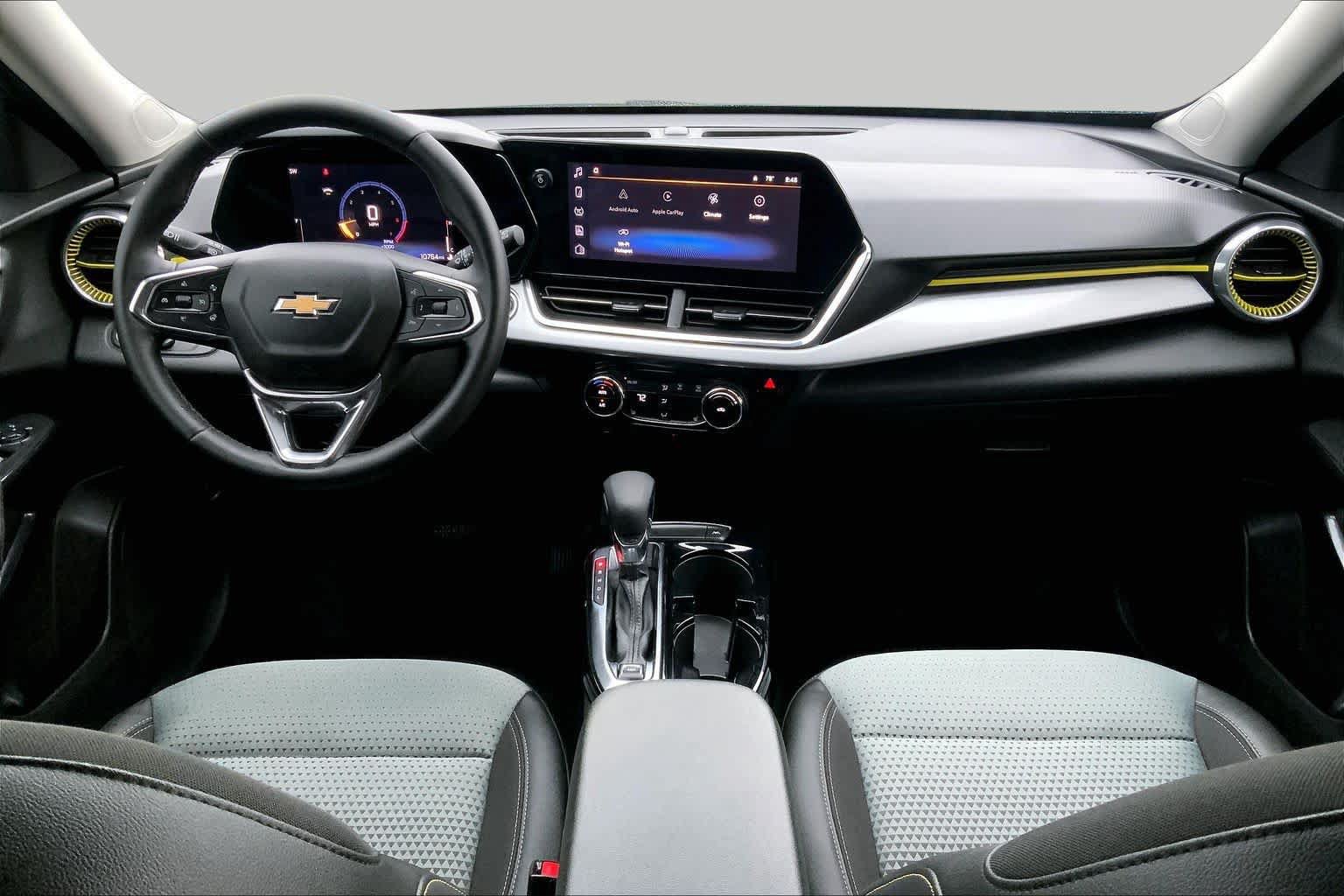Used 2025 Chevrolet Trax LT w/ Driver Confidence Package FWD image 16