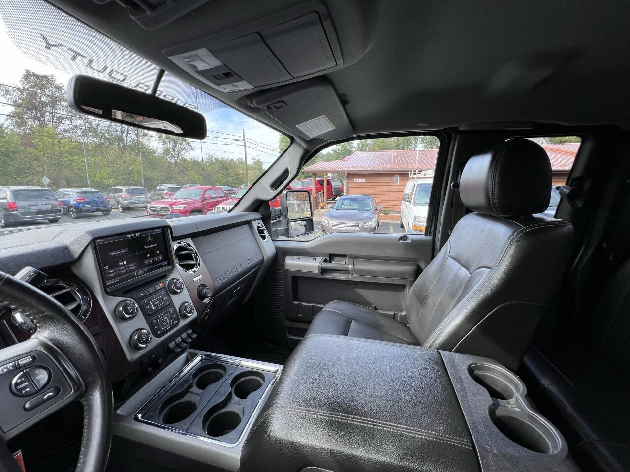 Used 2015 Ford F350 Lariat image 19