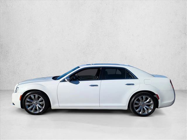 Used 2017 Chrysler 300 C image 8