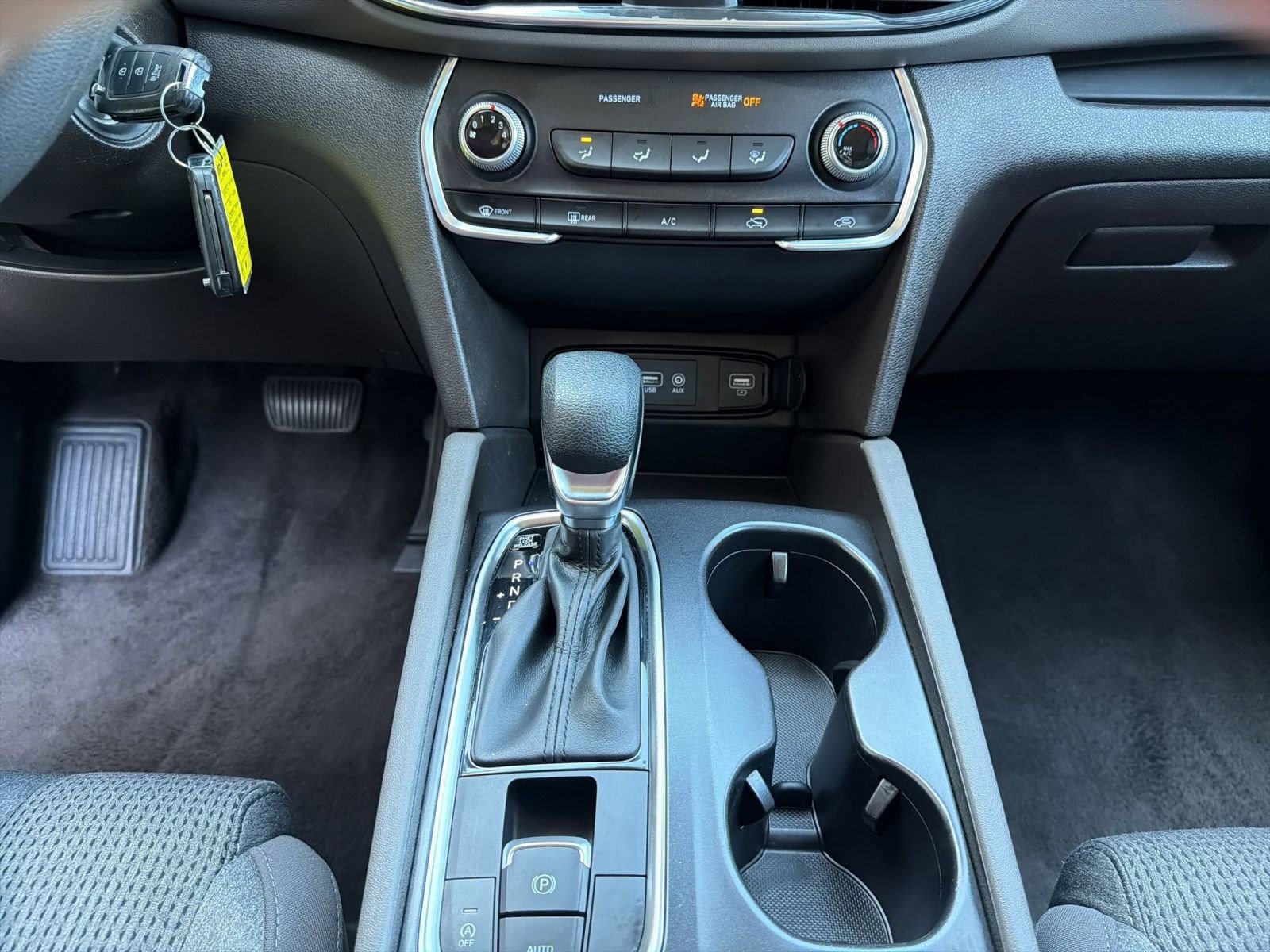 Used 2020 Hyundai Santa Fe SE image 17