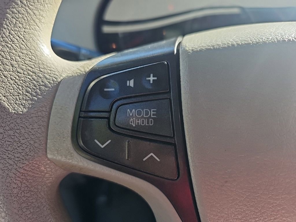 Used 2013 Toyota Sienna LE FWD image 16